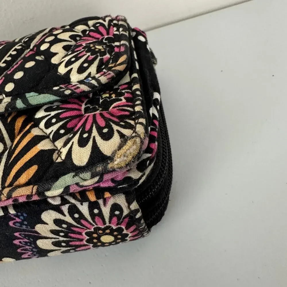 Vera Bradley Bandana Swirl All In One Crossbody Wristlet Wallet No Straps & Wear - Picture 7 of 11